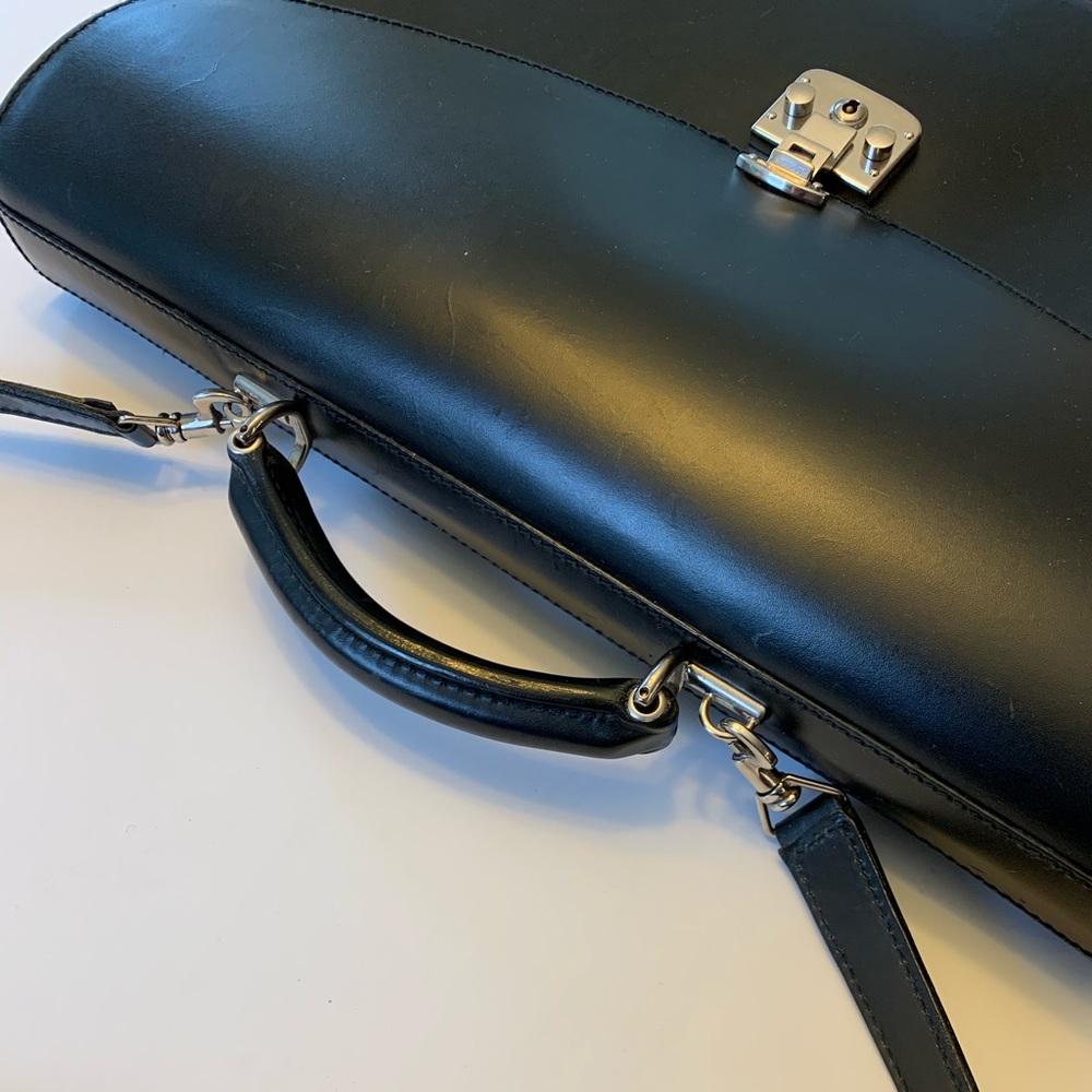 Gucci Black Leather Briefcase with shoulder strap